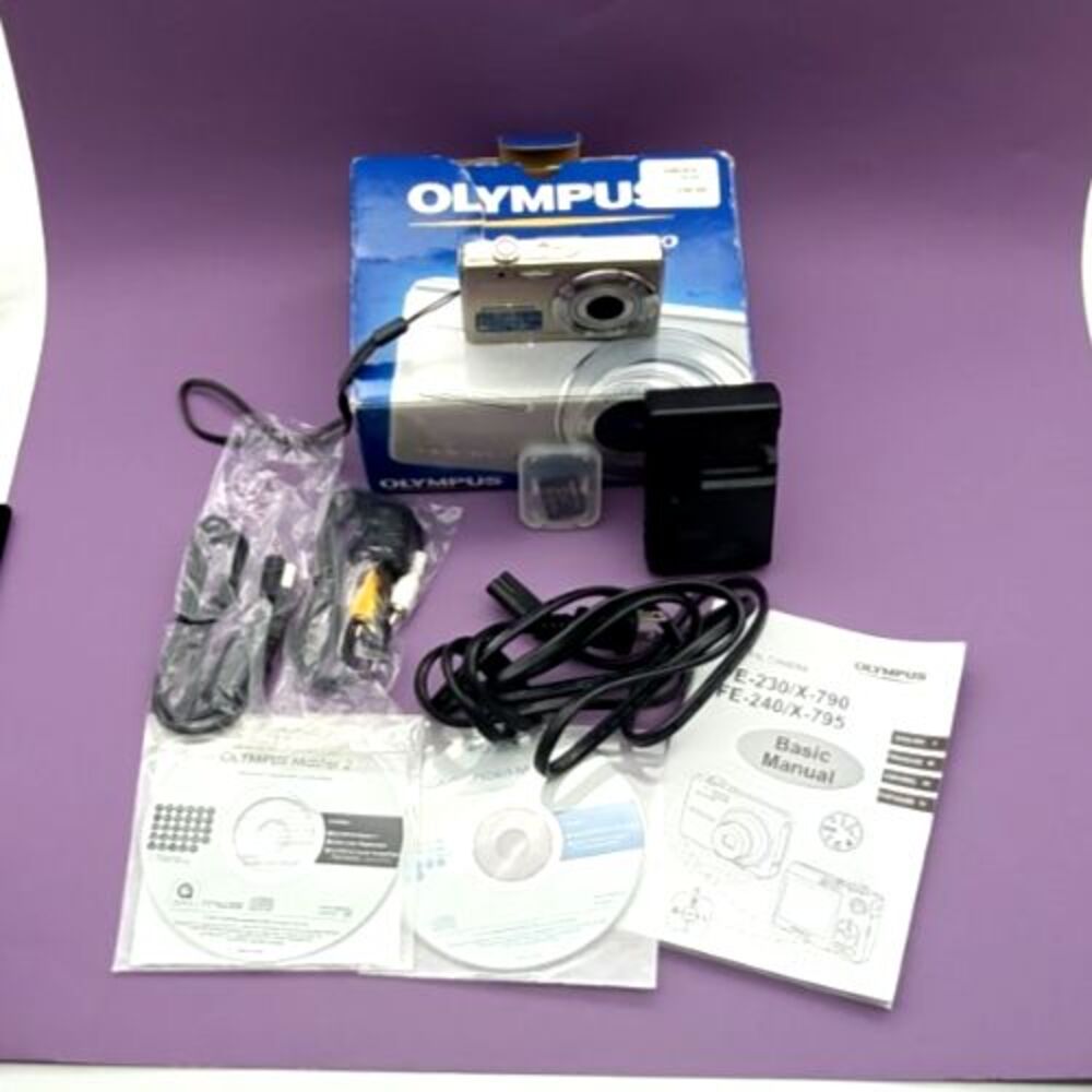 Olympus Digital Camera FE-230 7.1MP Battery, Charger, SD Card Bundle